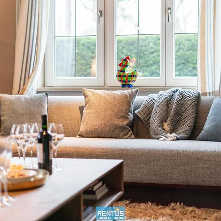 Vakantiehuis De Mus - House With Enclosed Garden For 9 People