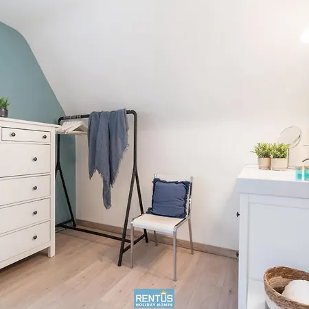 De Mus - House With Enclosed Garden For 9 People *